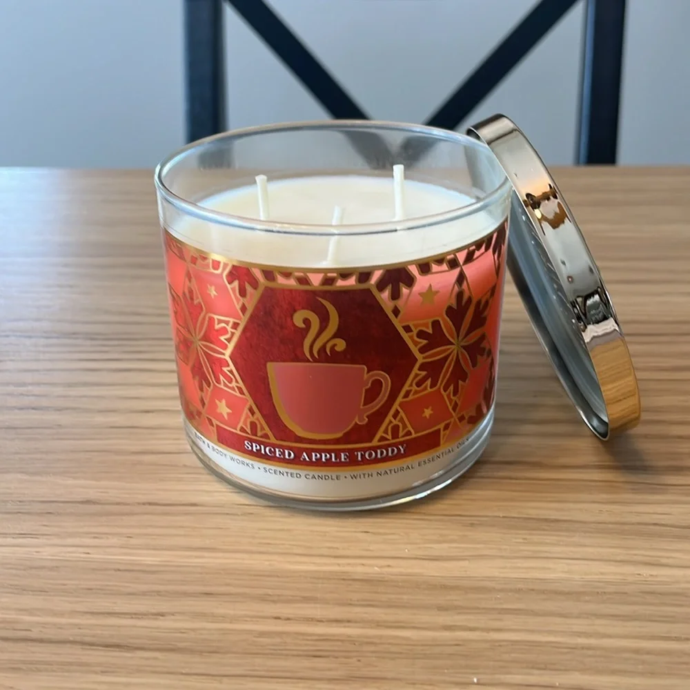 Bath & Body Works 3 Wick Candle. Spiced Apple Toddy.